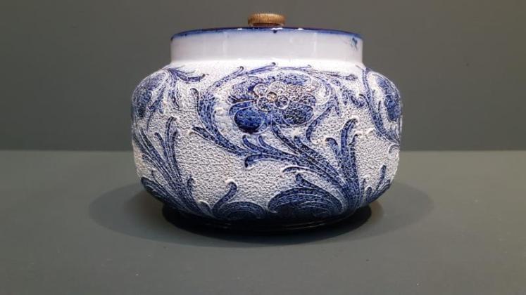 Macintyre Pale Blue Panelled Poppy Humidor - Image 3