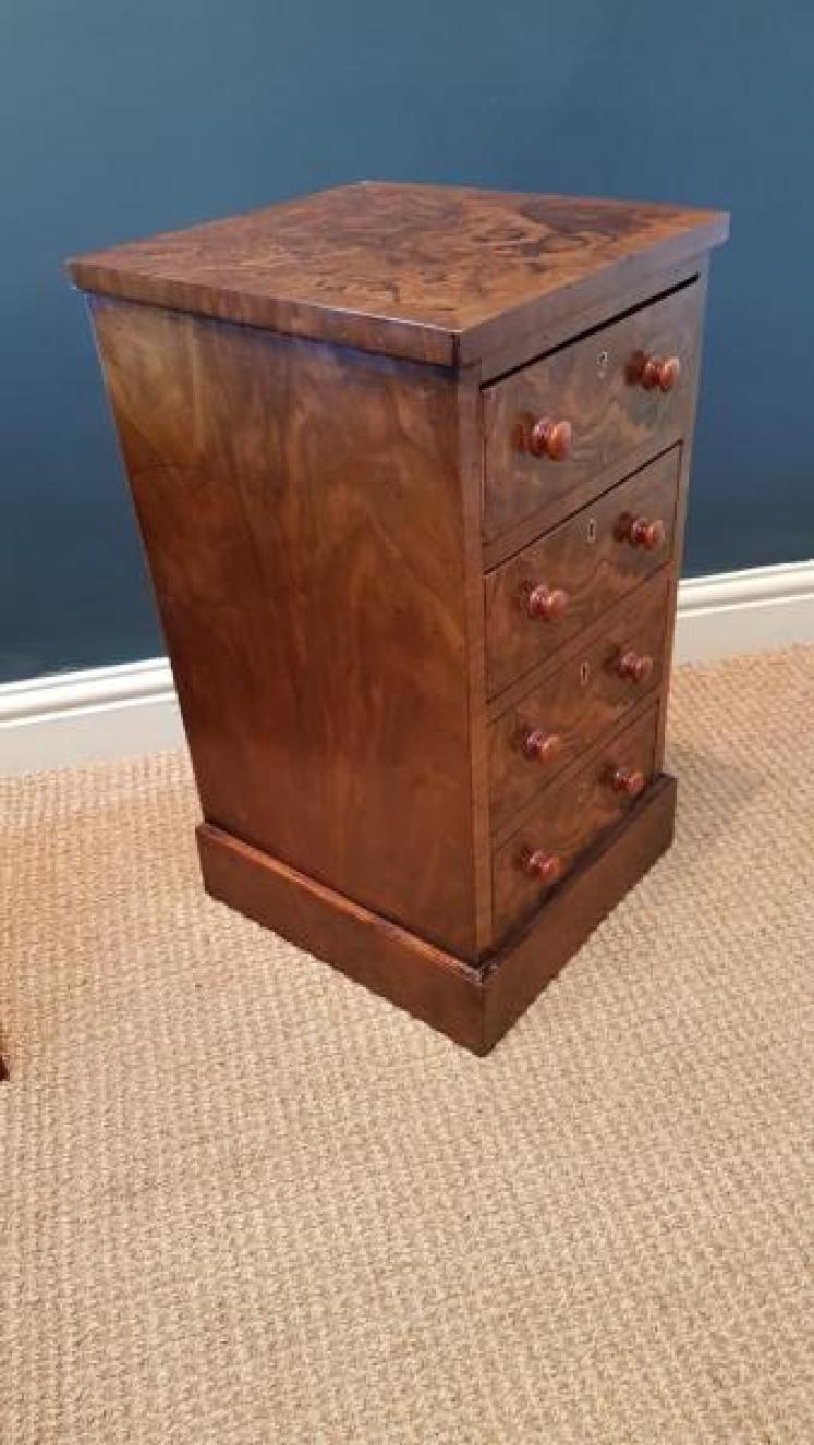 Pair of Victorian Burr Walnut Bedside Chests - Image 6