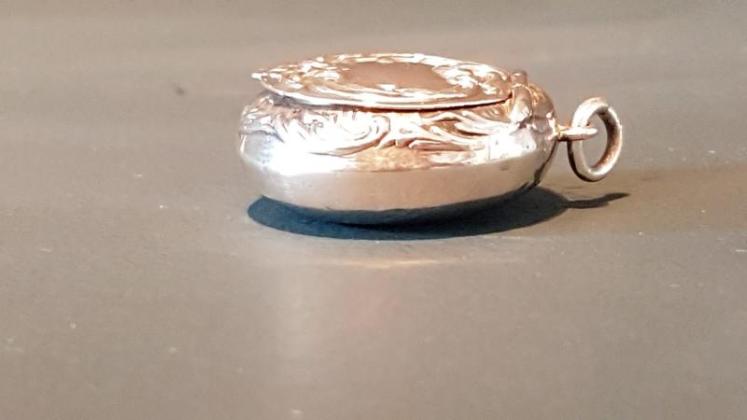 Silver Fob Powder Puff - Image 3