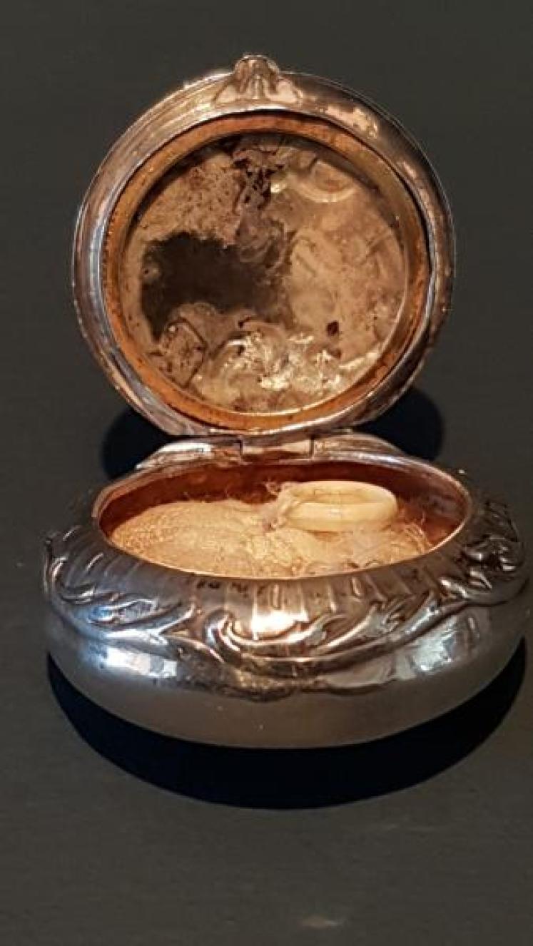 Silver Fob Powder Puff - Image 6