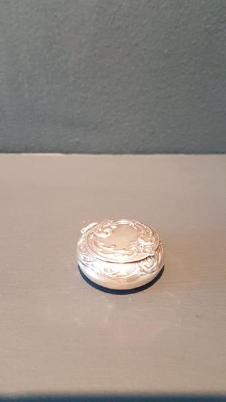 Silver Fob Powder Puff - Image 7