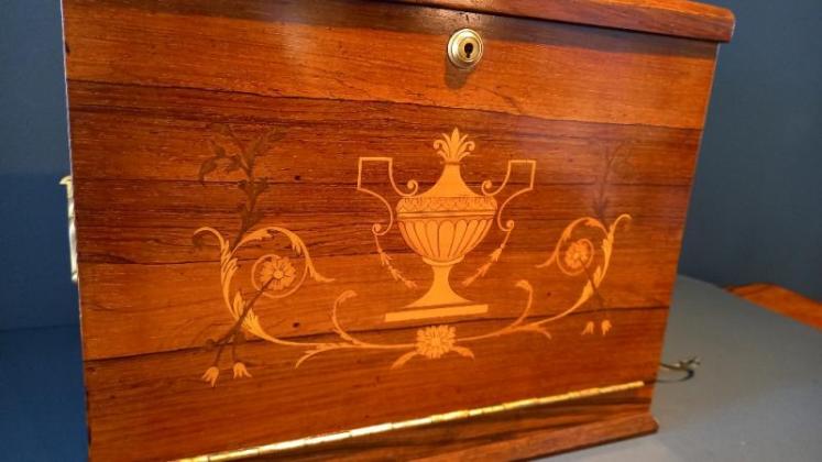 Outstanding Edwardian Rosewood Inlaid Stationery Box - Image 7
