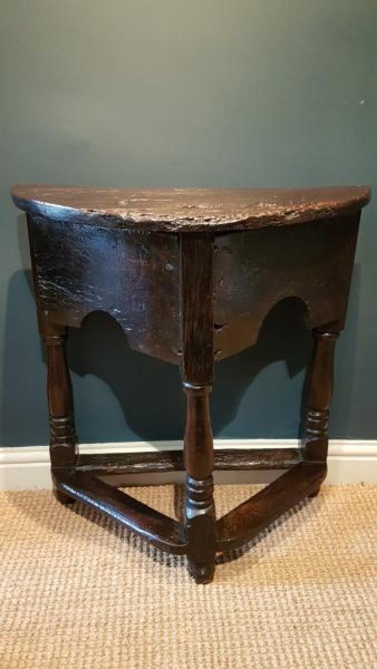 Small Proportioned Early Oak Side Table - Image 2
