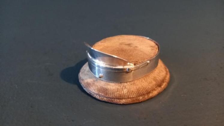 George V Period Silver Novelty Captain's Hat Pin Cushion - Image 4