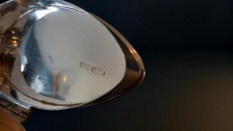 George V Period Silver Oval Dished Top Tea Caddy - Image 6