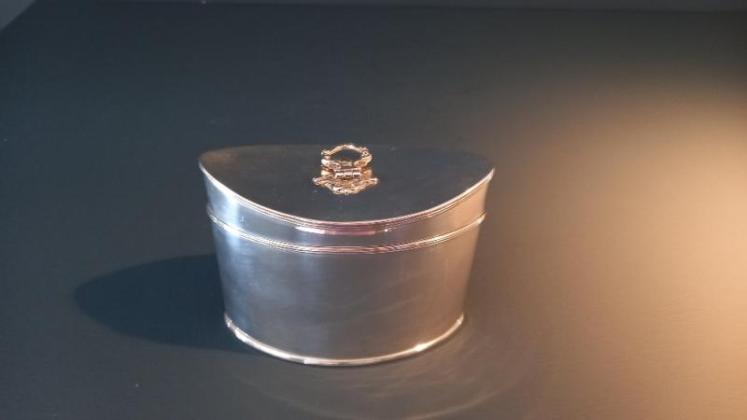 George V Period Silver Oval Dished Top Tea Caddy - Image 7