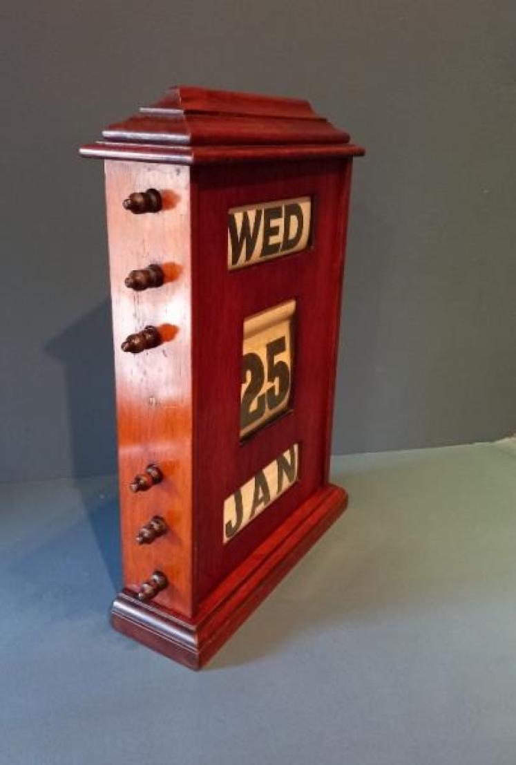18" Edwardian Perpetual Desk Calendar - Image 4