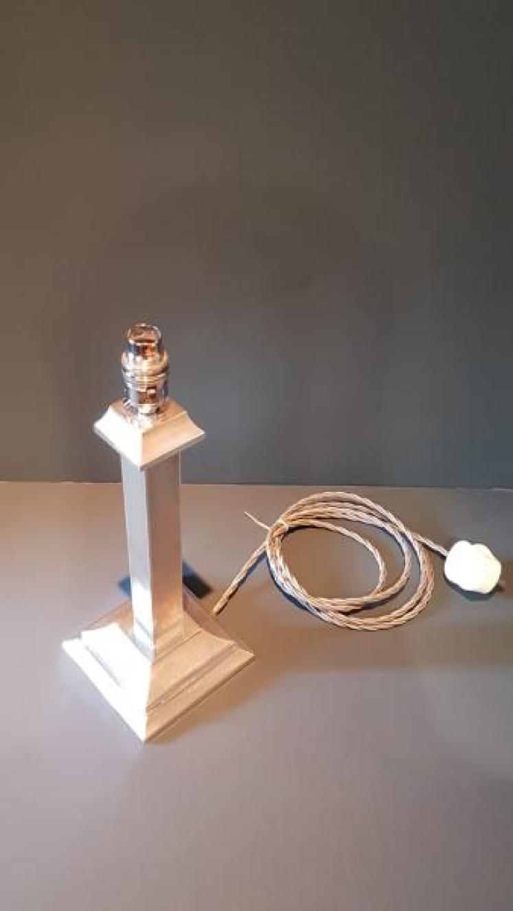 Quality Silver Electric Table Lamp - Image 4