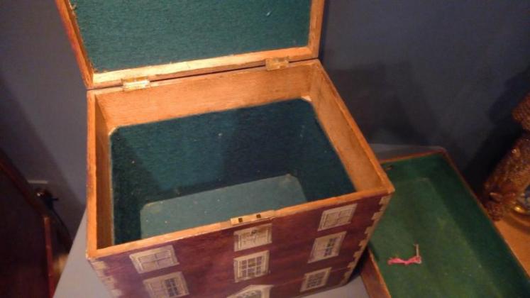 Antique Hand Painted Country House Box - Image 5