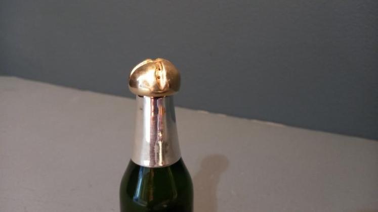 19th Century Silver & Gilt Wine Bottle Pounce Pot - Image 3