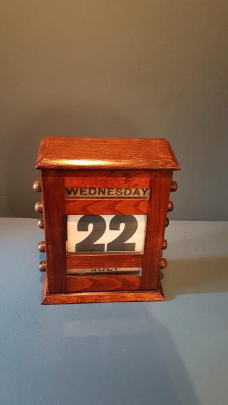 Superior Quality Slanted Desk Calendar - Image 5
