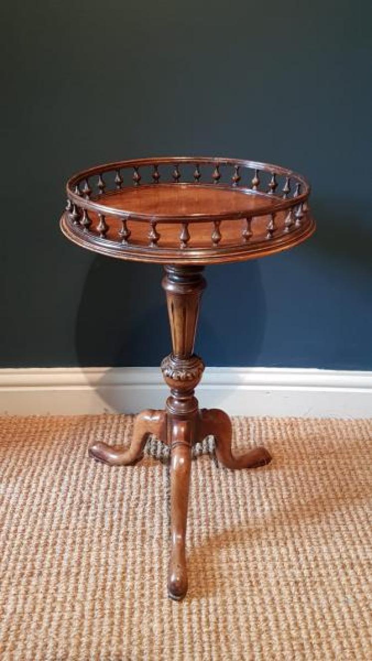 Quality Edwardian Mahogany Wine Table - Image 1