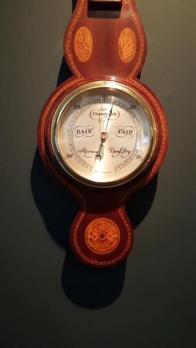 Quality Edwardian Small Proportioned Banjo Barometer - Image 3