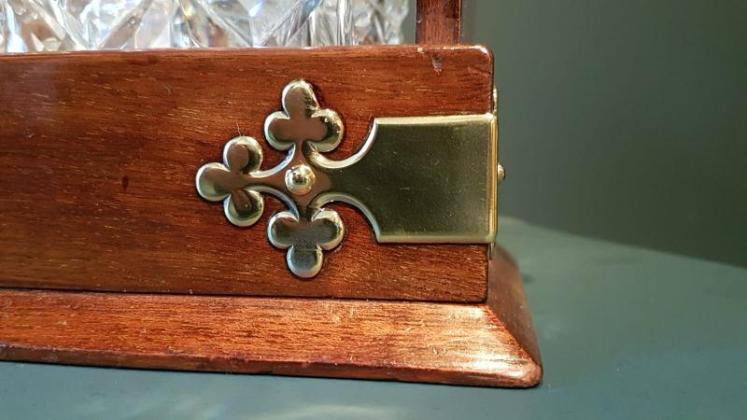 Victorian Mahogany and Cut Crystal Tantalus - Image 6