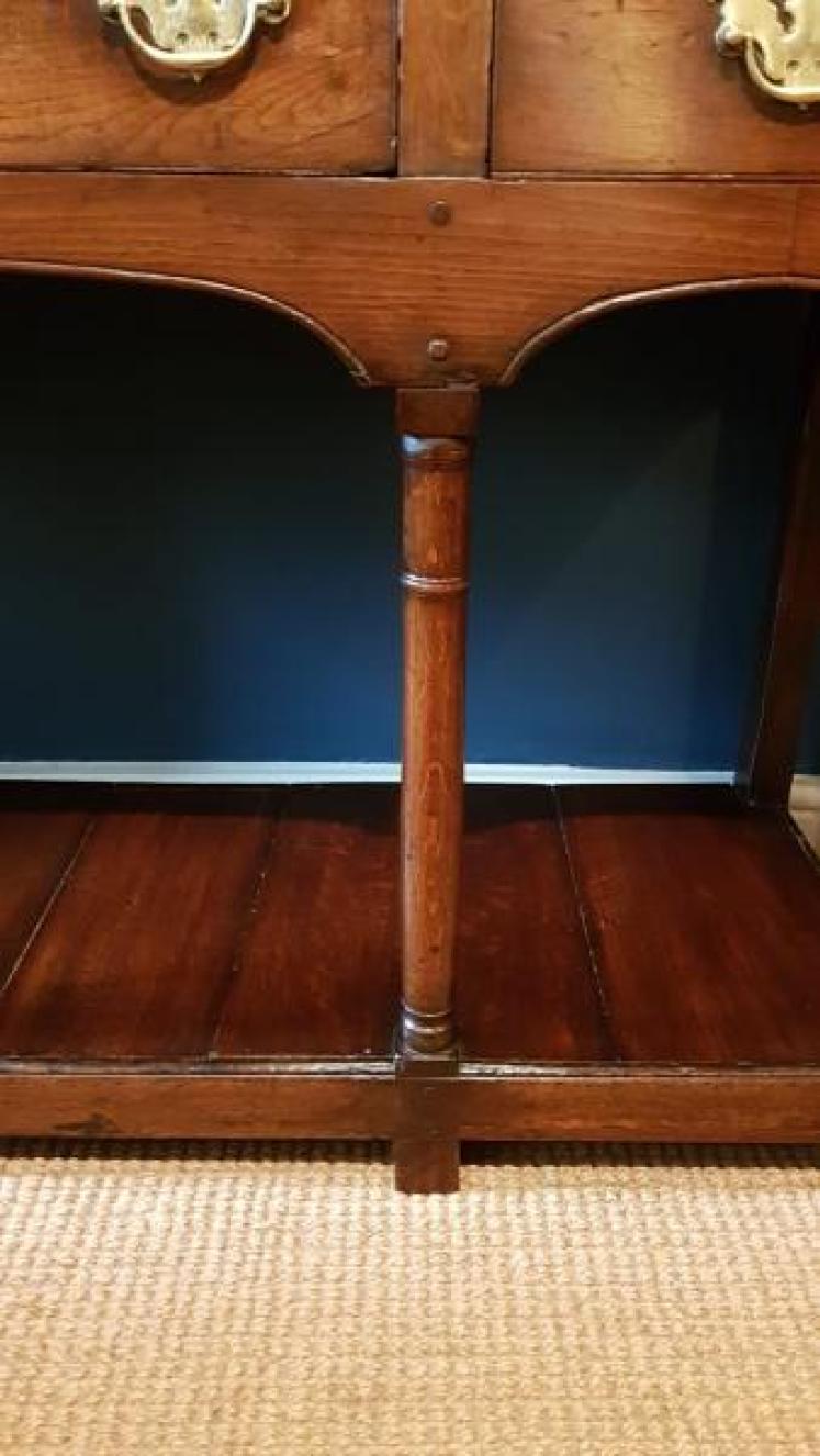 Small George II Oak Pot Board Dresser  - Image 4