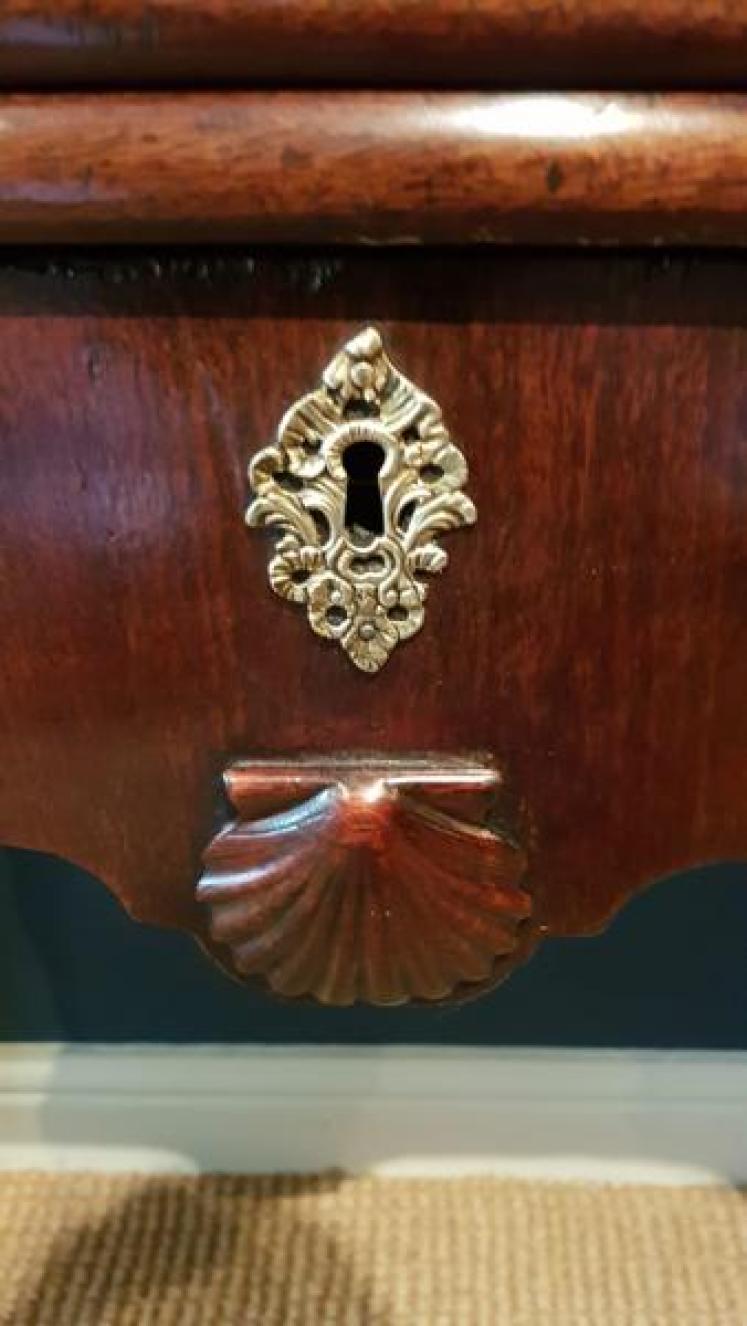 Georgian Irish Mahogany Card Table  - Image 3