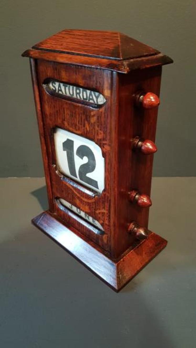 Late Victorian Solid Oak Perpetual Desk Calendar - Image 5