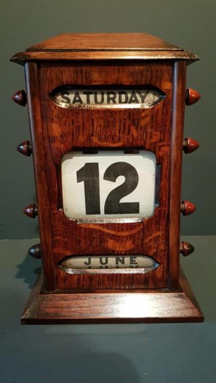 Late Victorian Solid Oak Perpetual Desk Calendar - Image 6