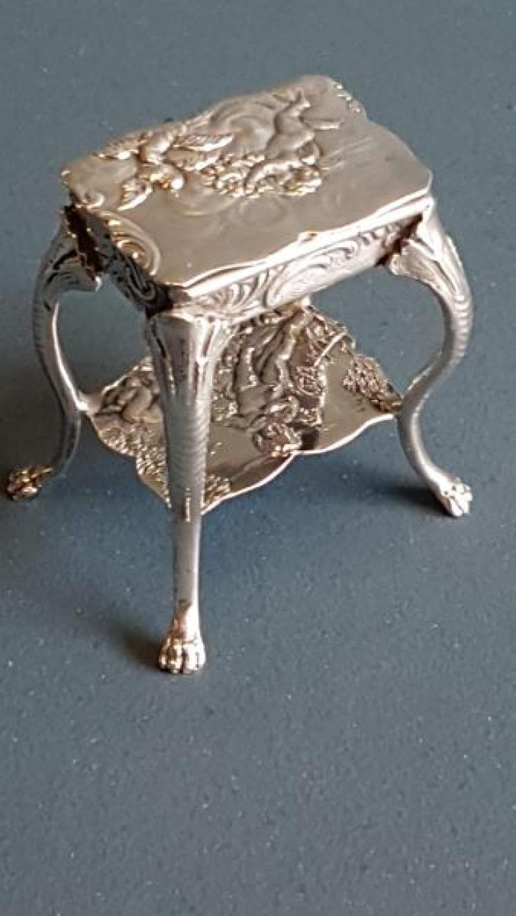 Victorian Silver Miniature Table Stamp Box - Image 2