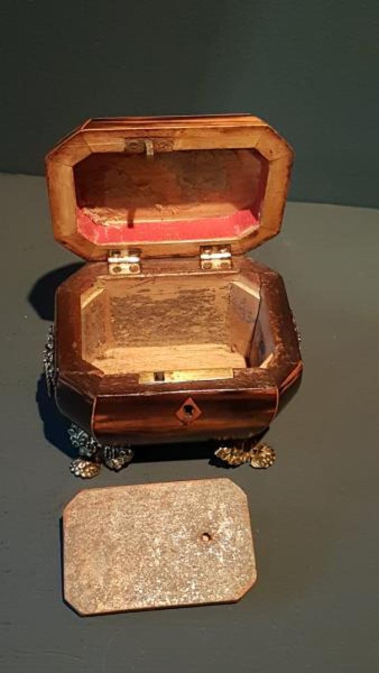 Unusual Regency Minature Tea Caddy - Image 6