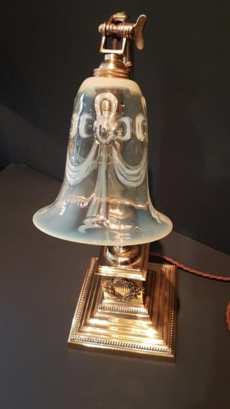 Superb Adjustable Brass Lamp and Vaseline Shade - Image 4