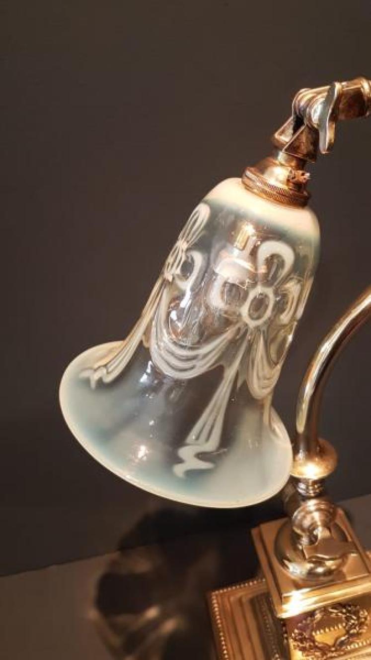 Superb Adjustable Brass Lamp and Vaseline Shade - Image 6