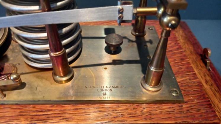 Antique Negretti & Zambra Polished Oak Barograph - Image 4