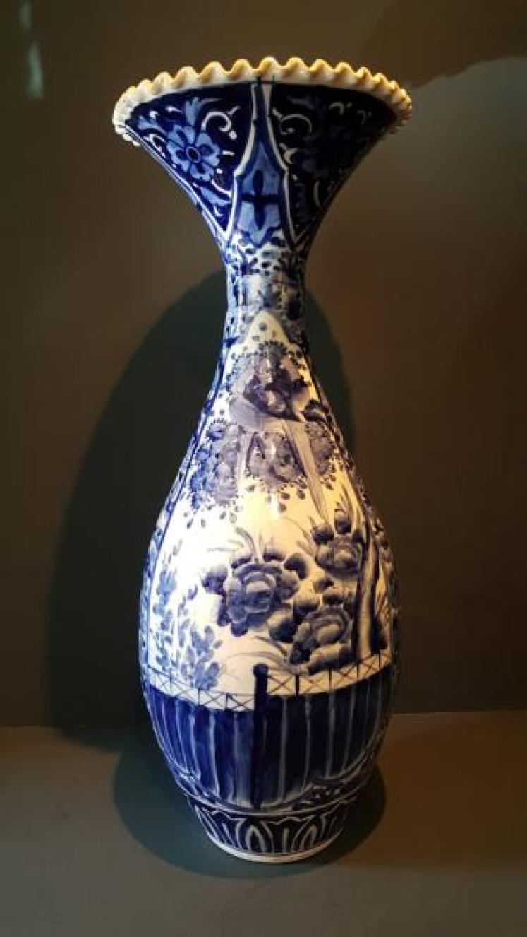 Victorian Chinese Export Vase - Image 5