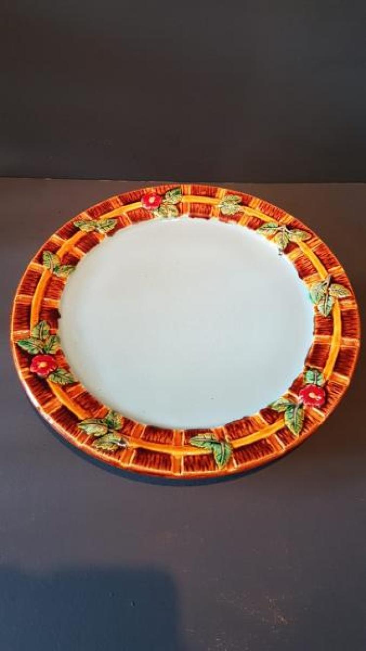 Large Victorian Majolica Cheese Dish - Image 4