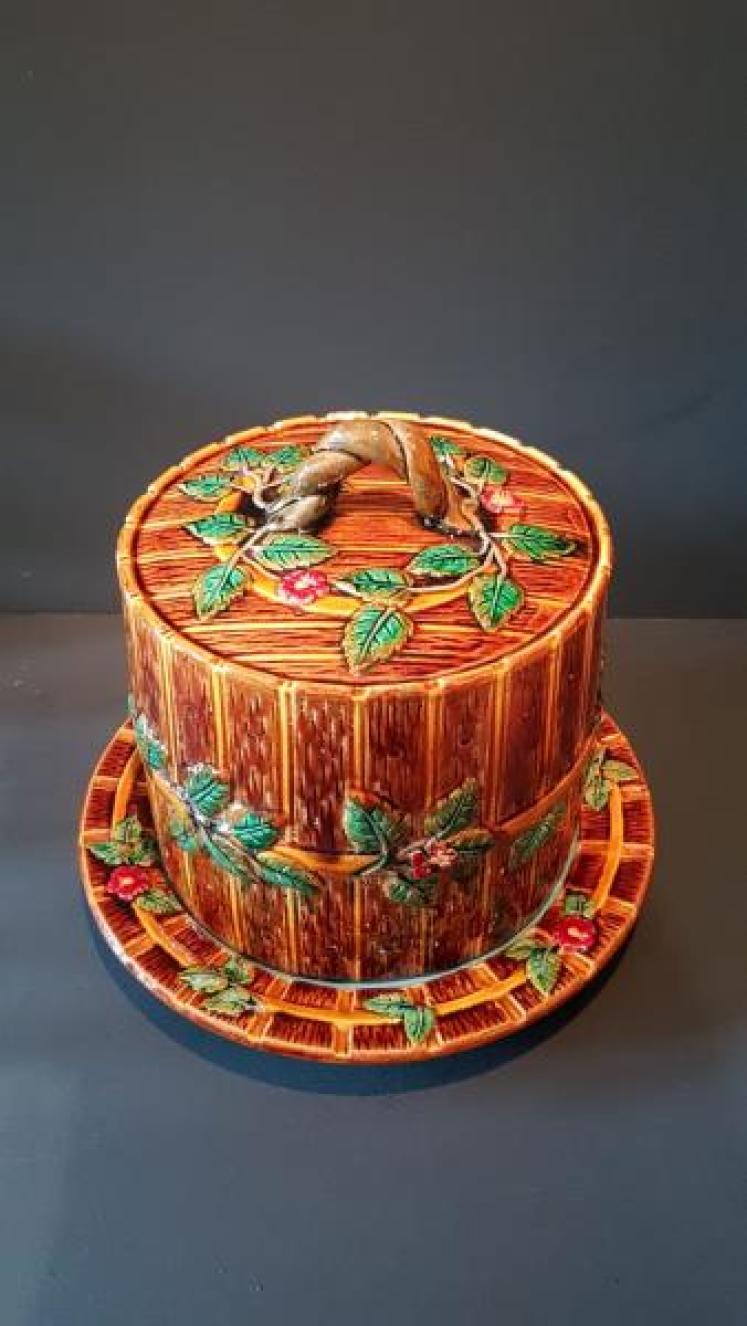 Large Victorian Majolica Cheese Dish - Image 6