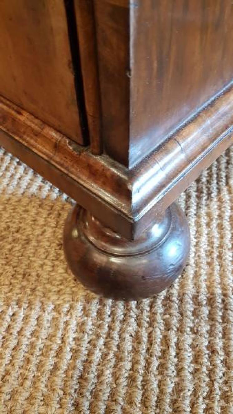George I Walnut Chest of Drawers - Image 5