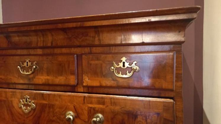 Superb George II Period Figured Walnut Chest on Chest - Image 3