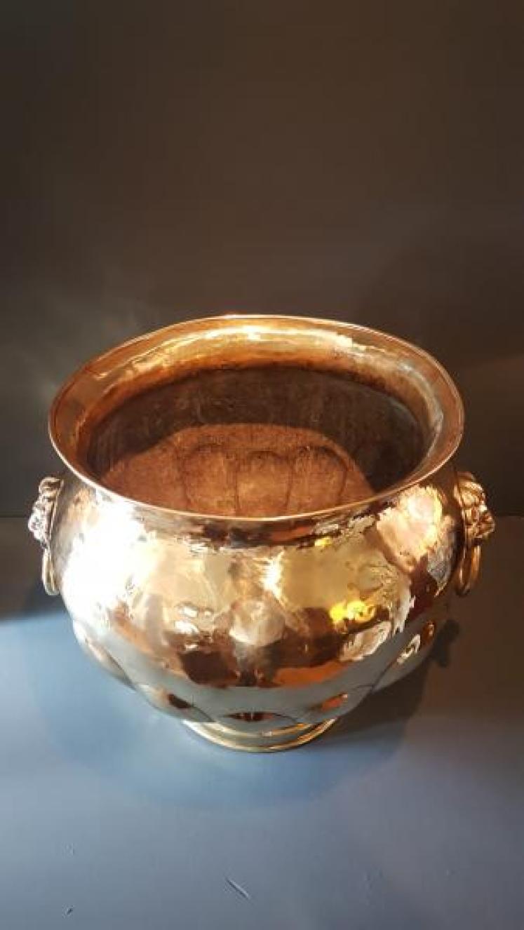 Large Victorian Brass Lion Mask Handled Planter - Image 3