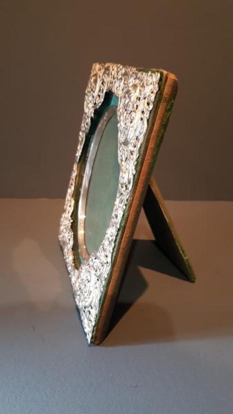 Decorative Victorian Silver Photo Frame - Image 2