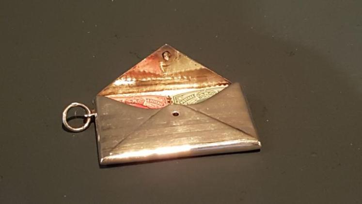 Engine Turned Silver Double Stamp Wallet - Image 2