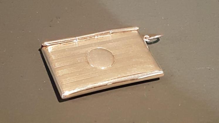 Engine Turned Silver Double Stamp Wallet - Image 3