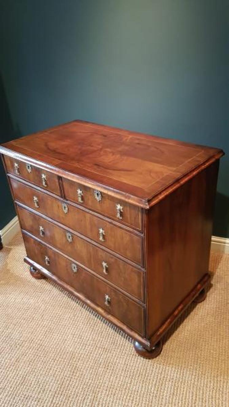 George I Walnut Chest of Drawers - Image 4