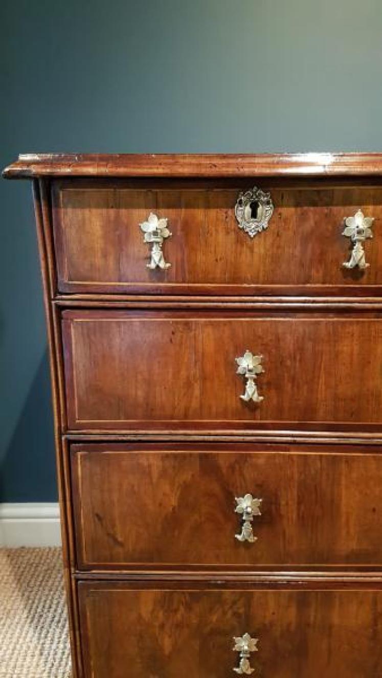 George I Walnut Chest of Drawers - Image 5