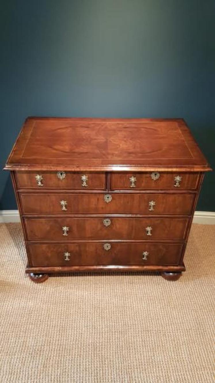 George I Walnut Chest of Drawers - Image 6