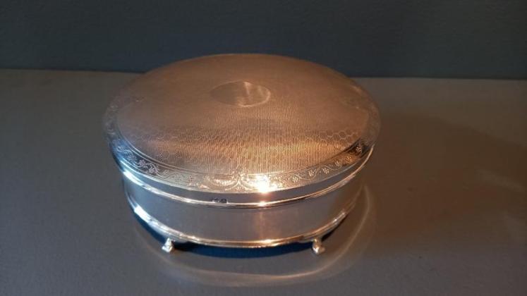 Fine George V Period Silver Engine Turned Jewellery Casket - Image 7