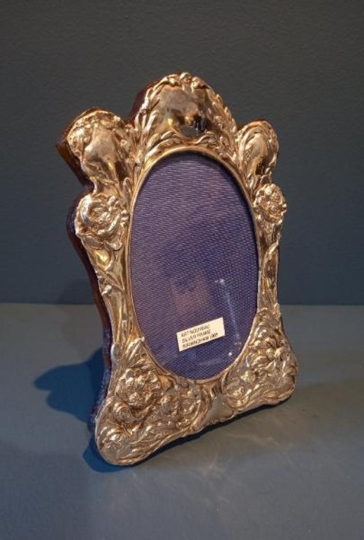 Art Nouveau Silver Flower Decorated Photo Frame - Image 4