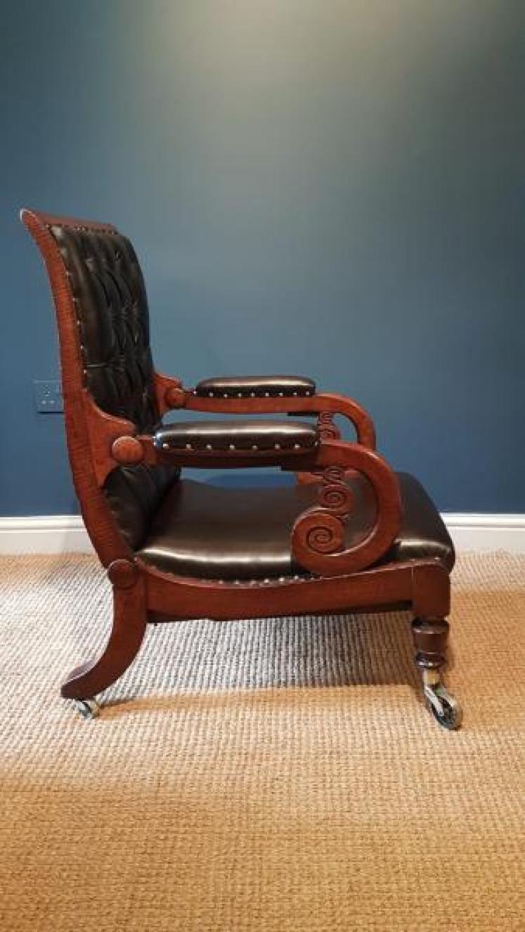 Stylish Regency Reclining Library Chair - Image 3