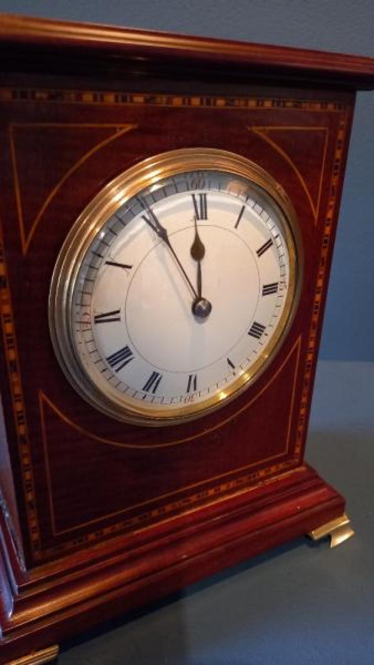 Antique Bracket Style Chequered Inlay Mantel Clock - Image 2