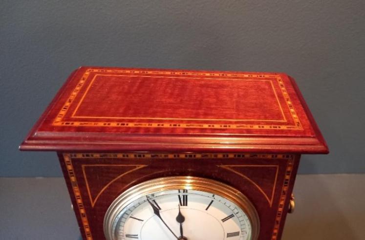 Antique Bracket Style Chequered Inlay Mantel Clock - Image 6