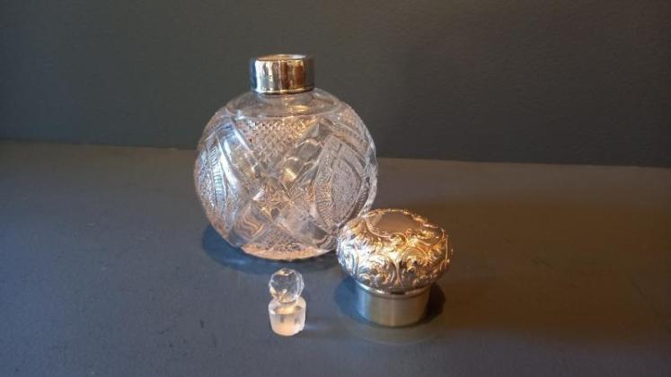 Victorian Silver Topped Crystal Cut Scent Bottle - Image 6