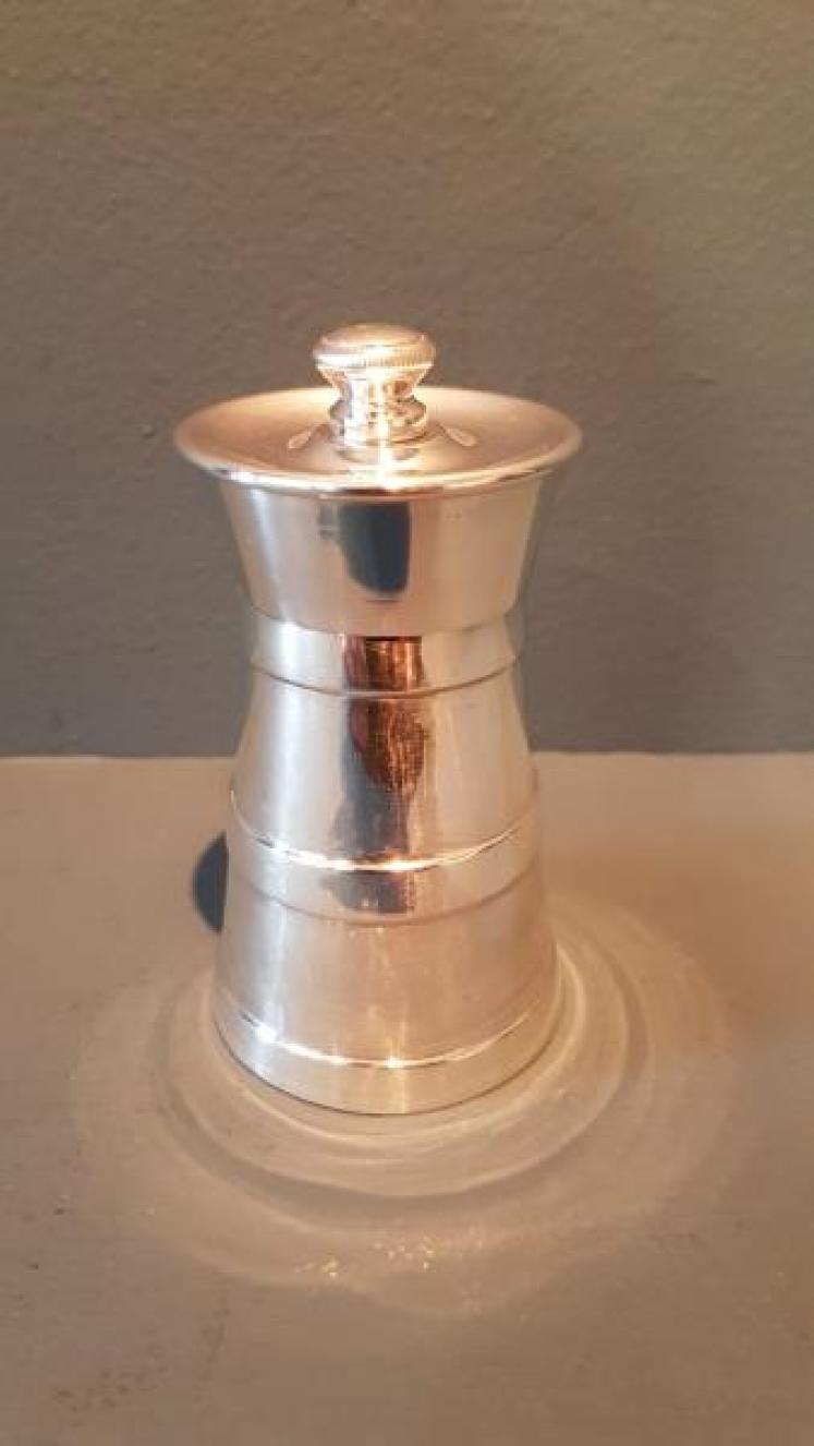 George V Silver Pepper Grinder - Image 1