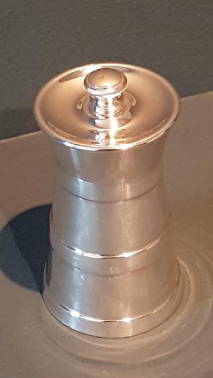 George V Silver Pepper Grinder - Image 2