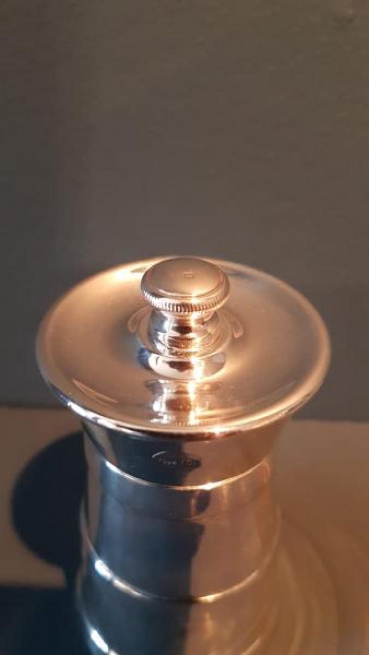 George V Silver Pepper Grinder - Image 7