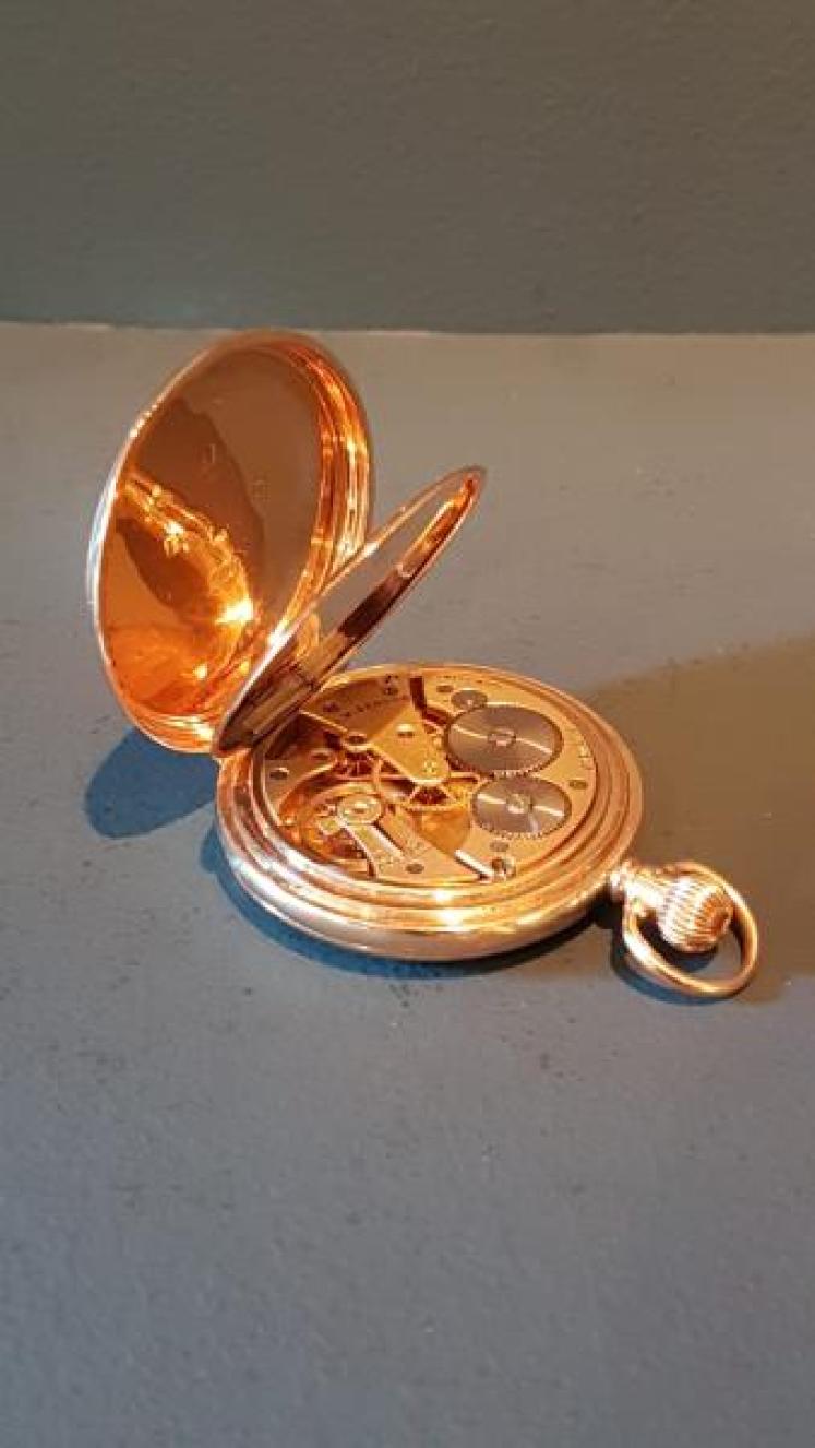 Fine Quality 9ct Gold Benson Pocket Watch  - Image 6