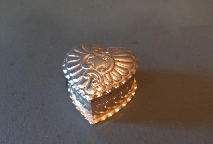 Victorian Heart Shaped Table Box - Image 1
